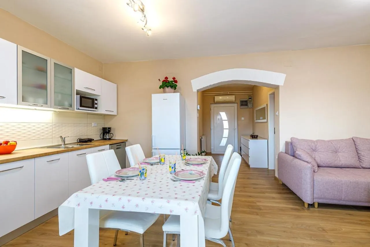 Apartment Danijela - Gortanova Uvala Pula
