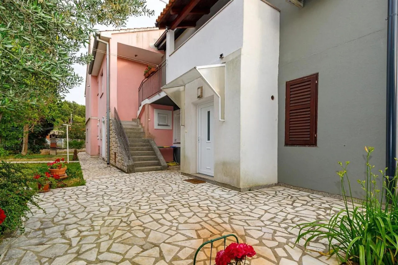 Apartment Danijela - Gortanova Uvala Pula 0*,  Croatia