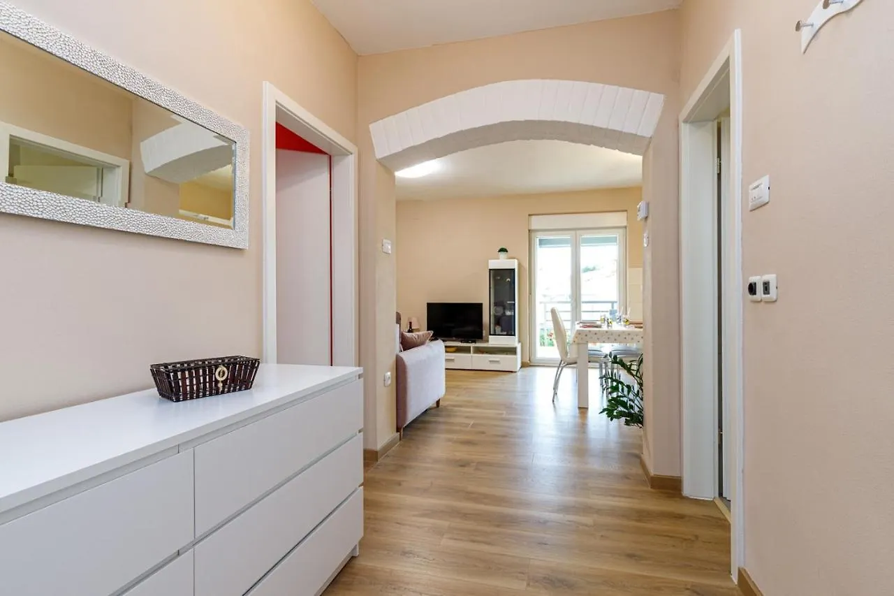 Apartment Danijela - Gortanova Uvala Pula